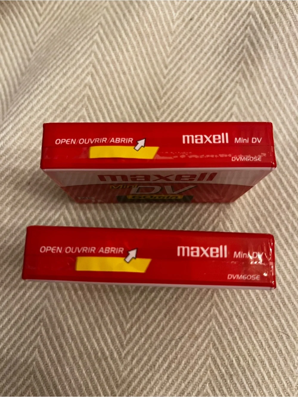 2x Maxell Mini DV 60 Min Tapes